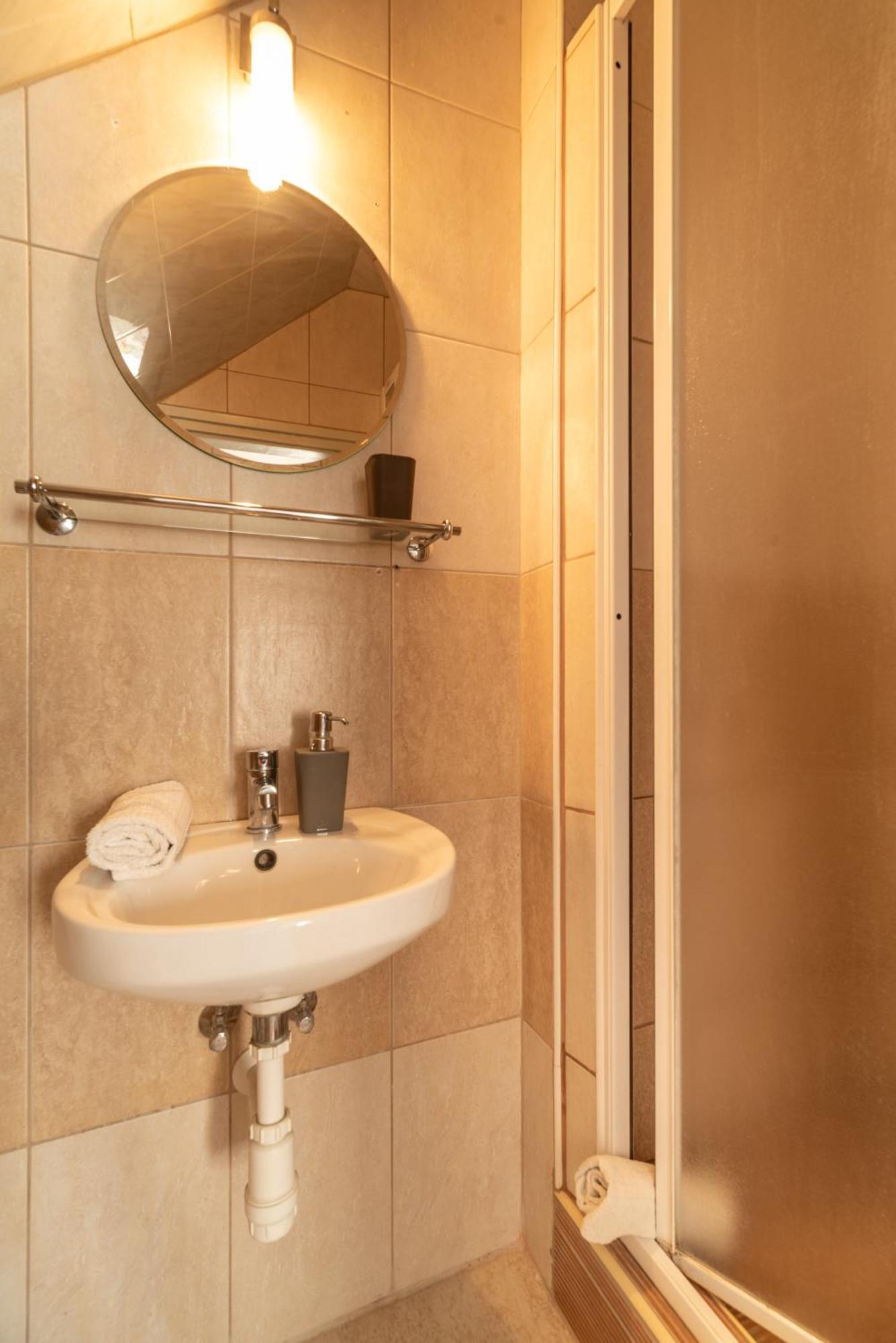 Corona Villa Hévíz Habitación foto